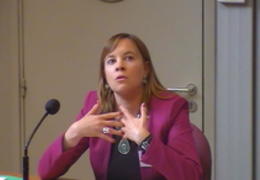 Mme Anne Jennequin